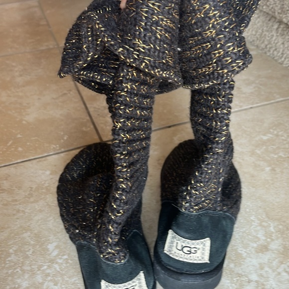 New UGG Sz 8 boots Black gold knit fold detail - Picture 6 of 9